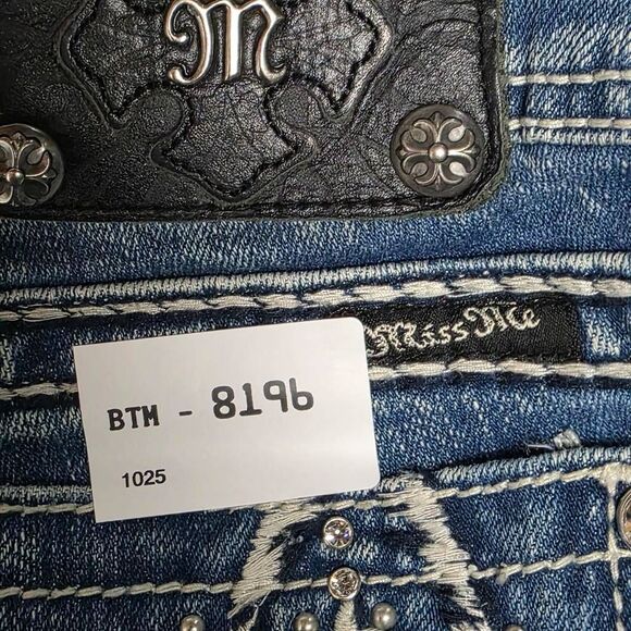 Miss Me Cropped Jeans 29 Clayton Fleur de Lis Bling - Picture 10 of 10